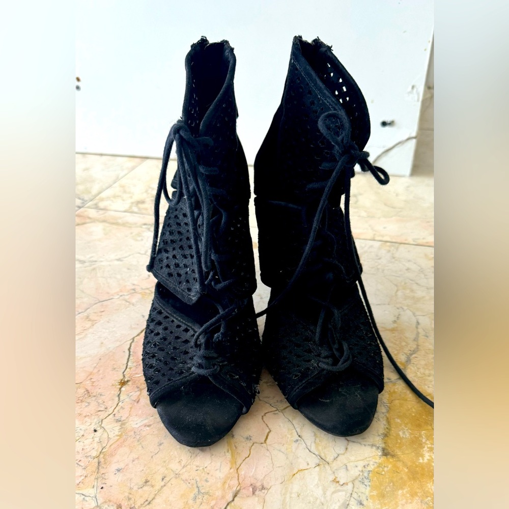 For sale Zara used heels 👠